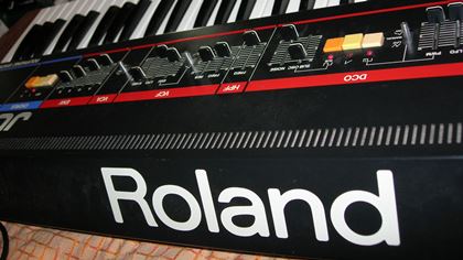 Roland-Juno 6